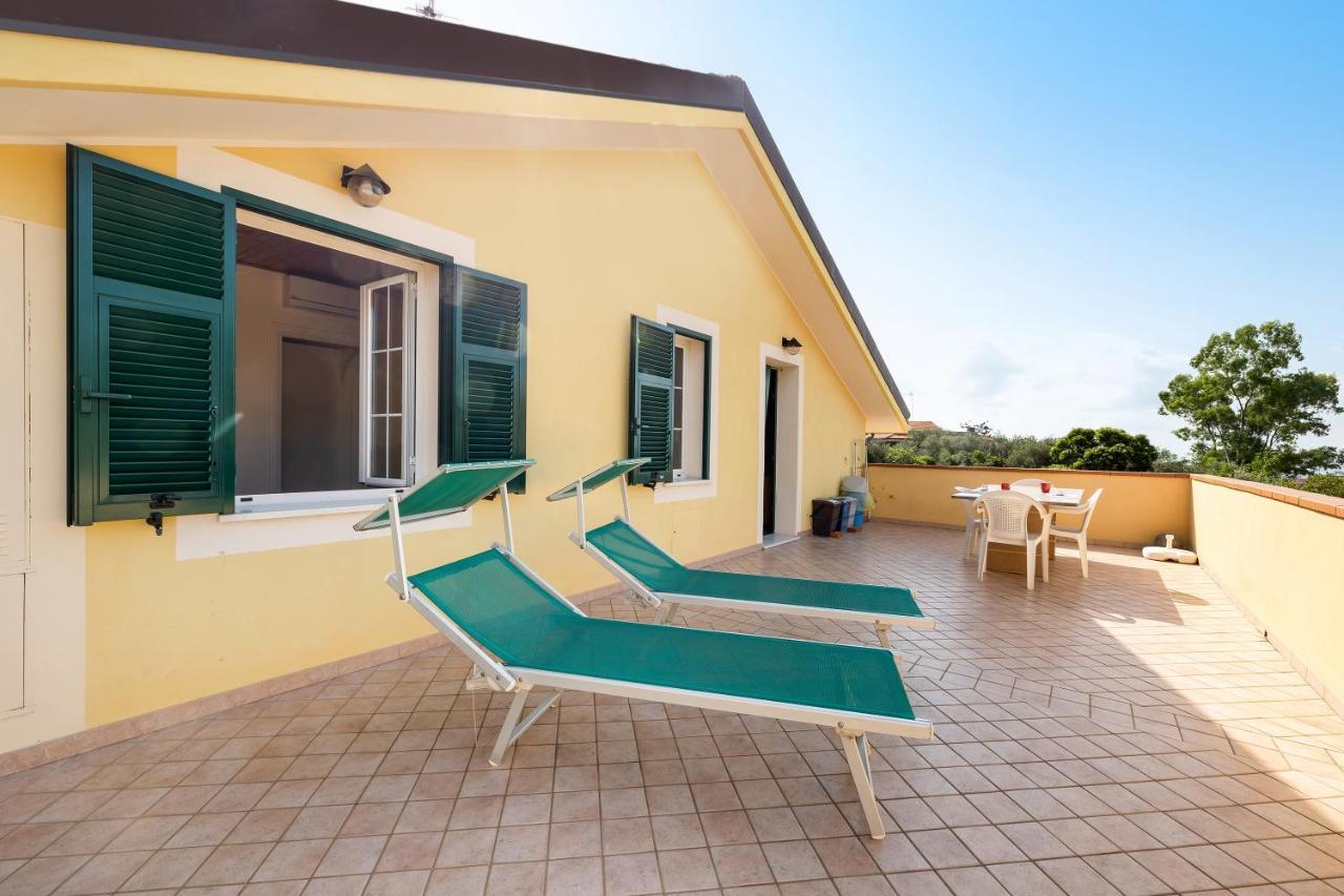 Ferienwohnung La Casa Di Lady Ceriale Exterior foto