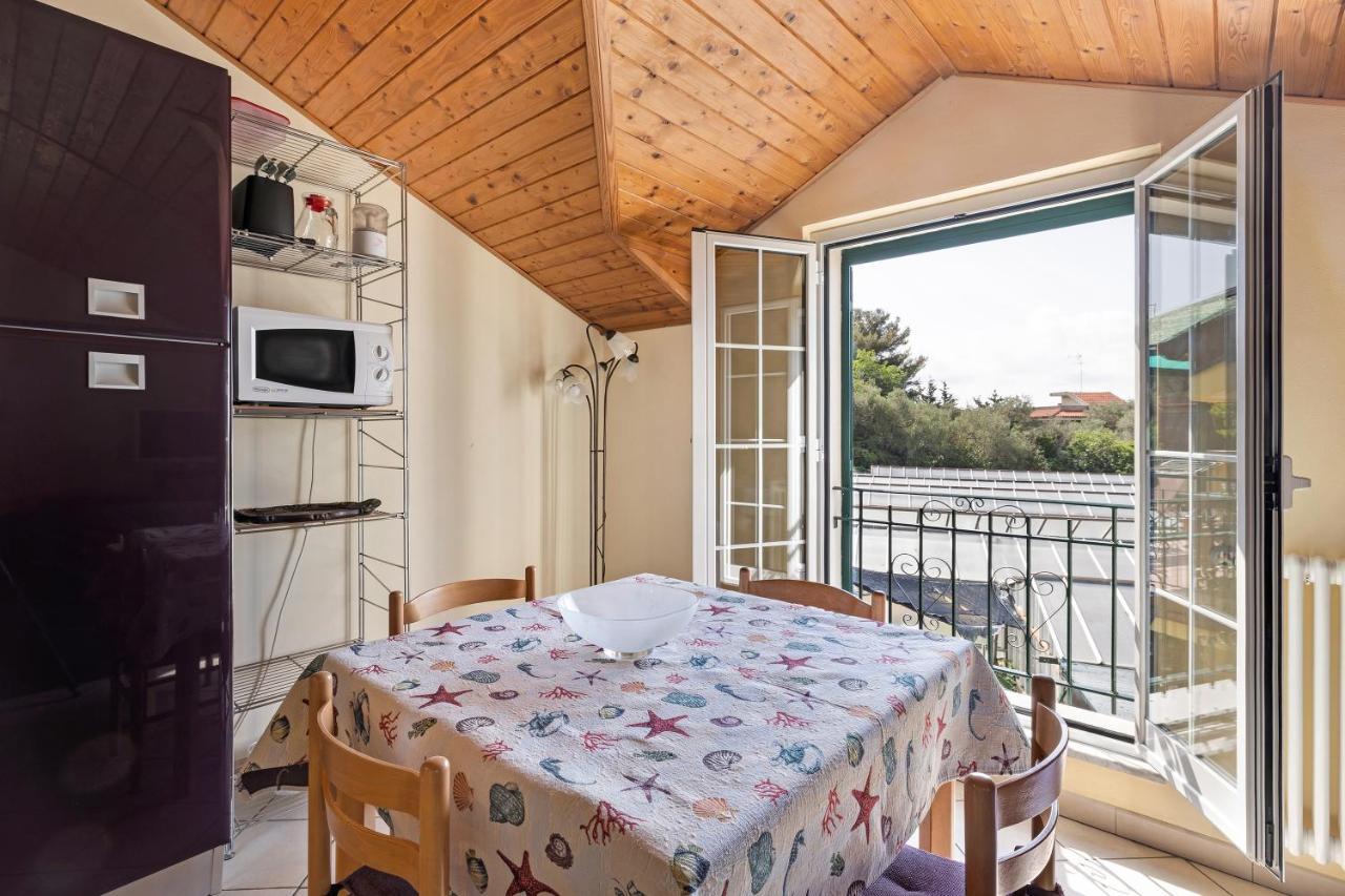 Ferienwohnung La Casa Di Lady Ceriale Exterior foto